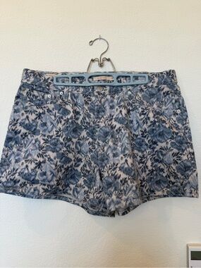 Levi’s High Waisted 80s Mom Shorts Floral Ophelia Print